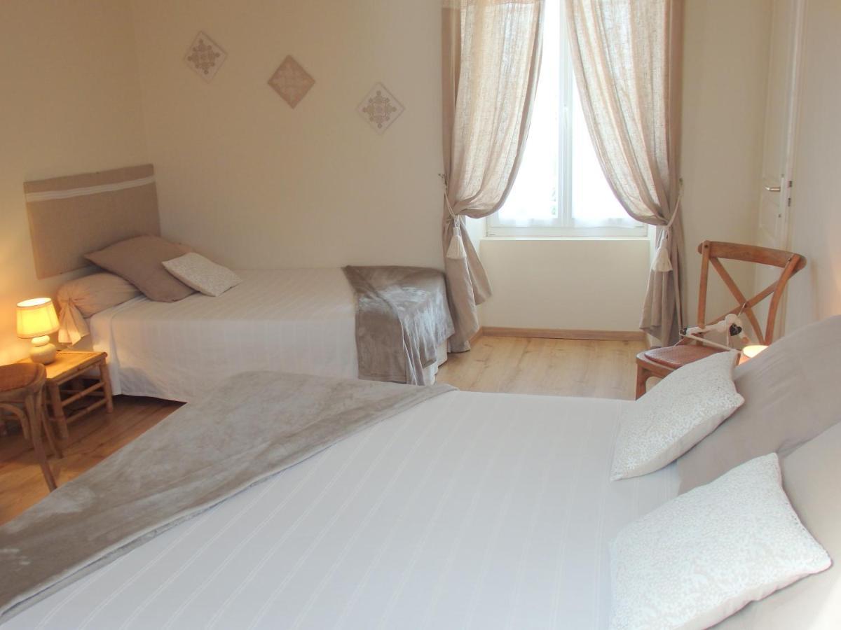 Chambres D'Hotes Le Tilleul Saint-Hilaire-des-Loges Экстерьер фото