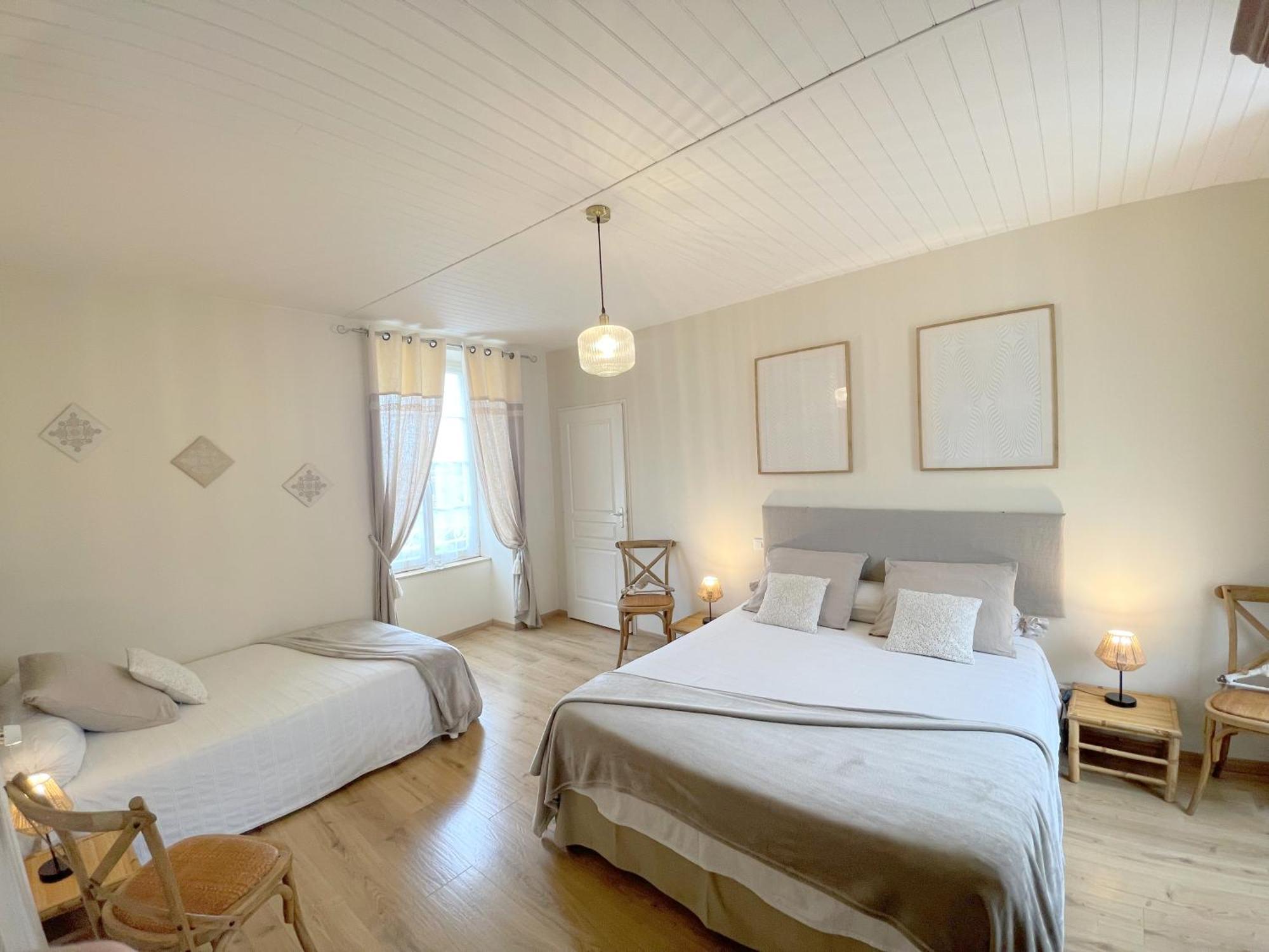 Chambres D'Hotes Le Tilleul Saint-Hilaire-des-Loges Экстерьер фото